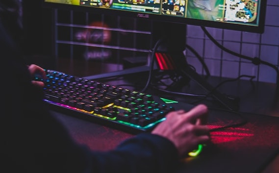 news card - Blockchain Gaming: The Play-to-Earn Revolution
